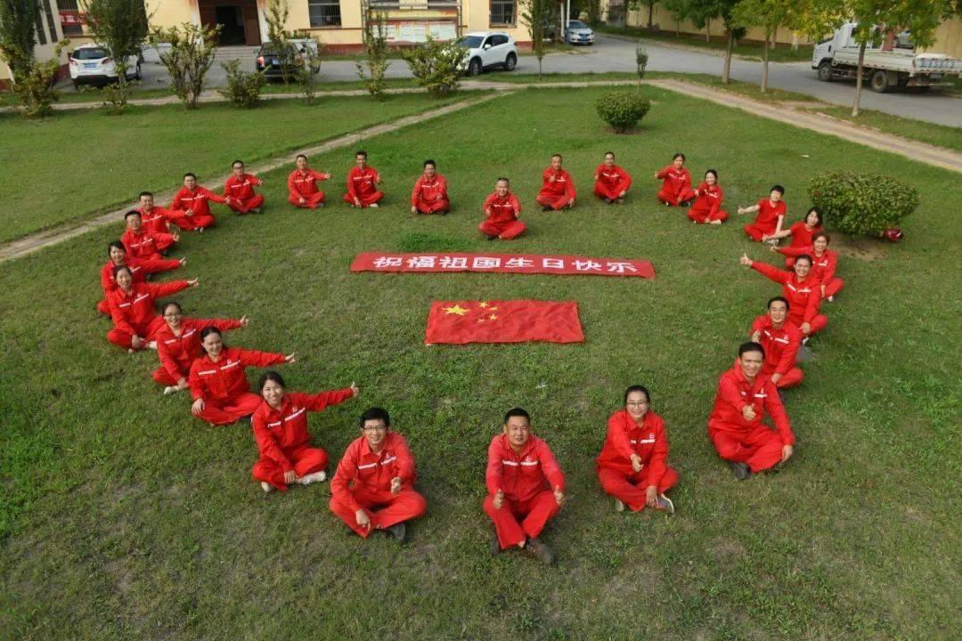 巧变同色